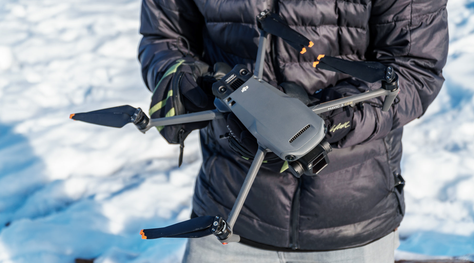 Best Gloves for Drone Photographers 