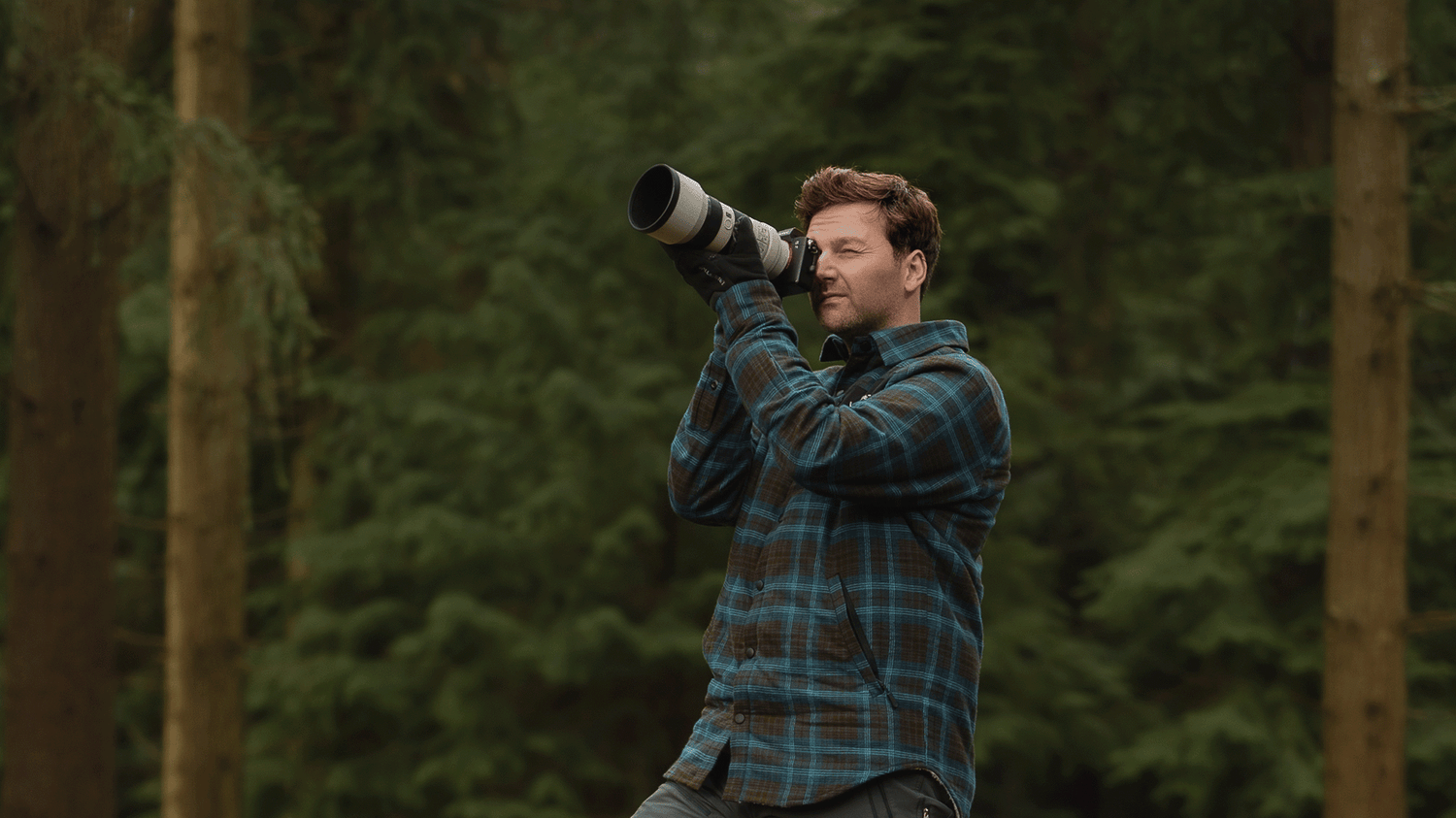 Lee Cooper Ambassador for Vallerret Camera Gloves