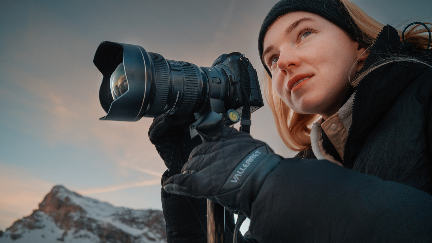 Vallerret AMbassador Roksolana Baran shooting with the Saga Photography Gloves in the Carpathian Mountains.