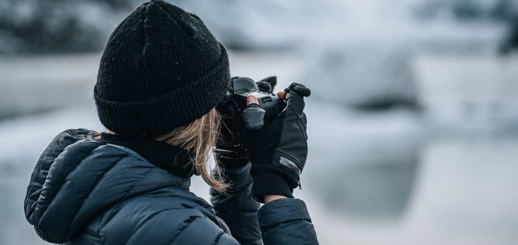 The Best Gloves for Bird Photography - Vallerret Photography Gloves