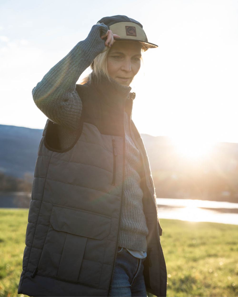 Insulated Camera Vest - Charcoal